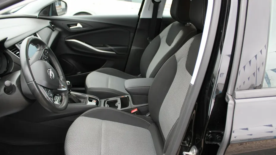 OPEL Grandland X -