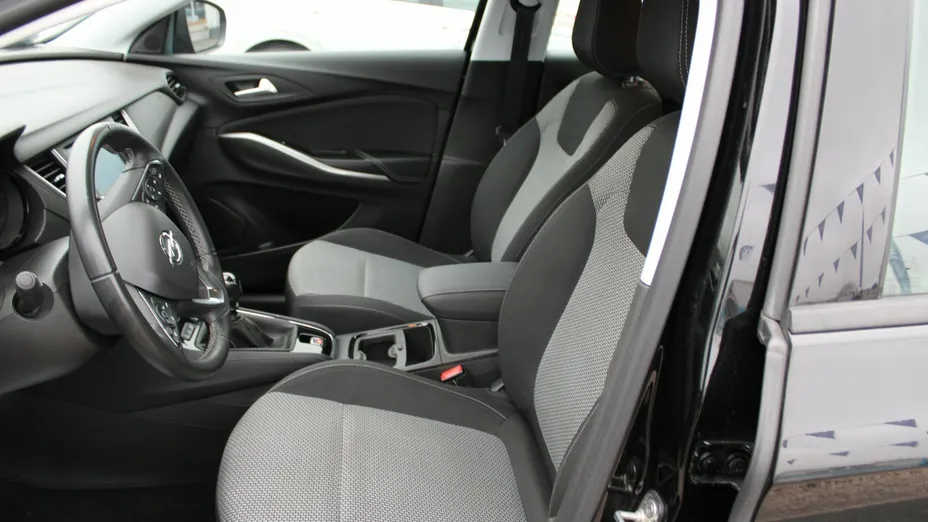 OPEL Grandland X -