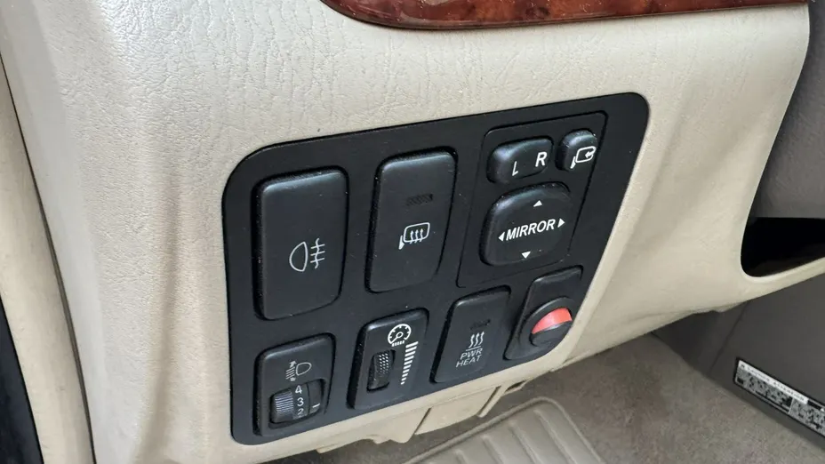 TOYOTA Land Cruiser -