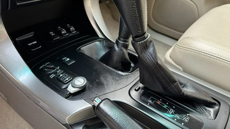 TOYOTA Land Cruiser -