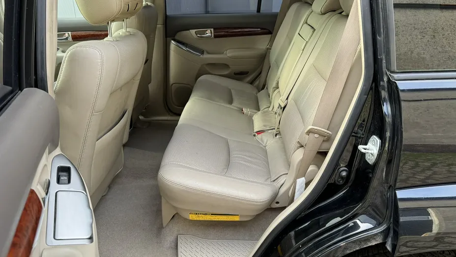 TOYOTA Land Cruiser -