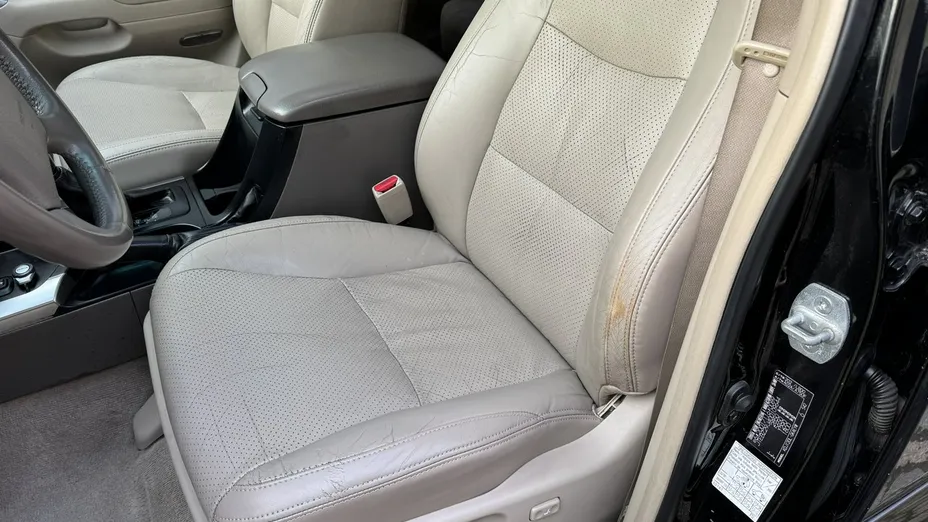 TOYOTA Land Cruiser -