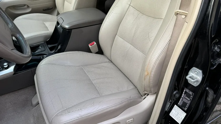 TOYOTA Land Cruiser -