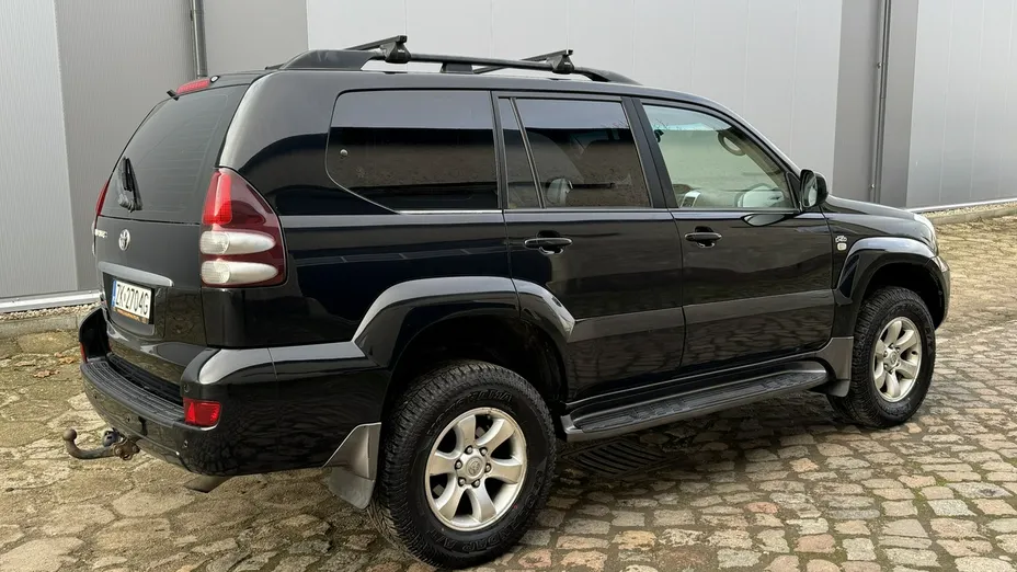 TOYOTA Land Cruiser -