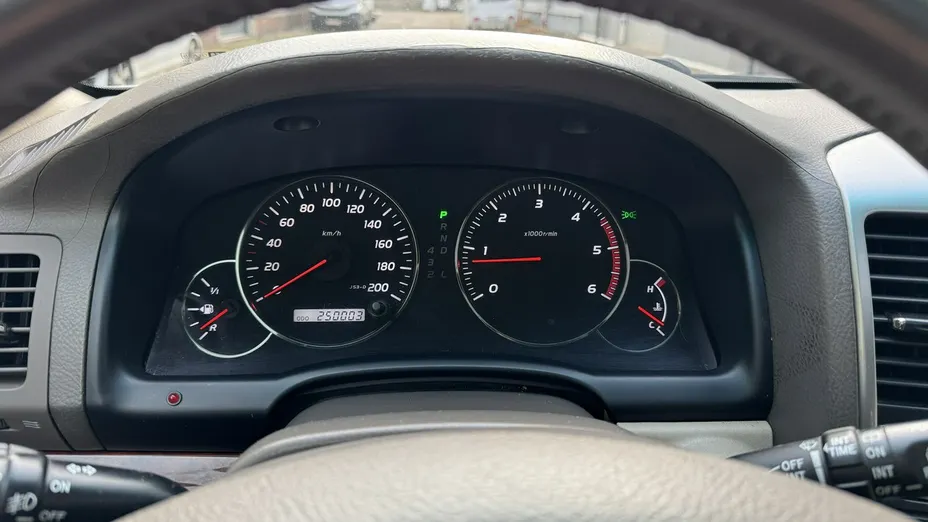 TOYOTA Land Cruiser -