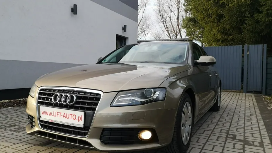 AUDI A4 -