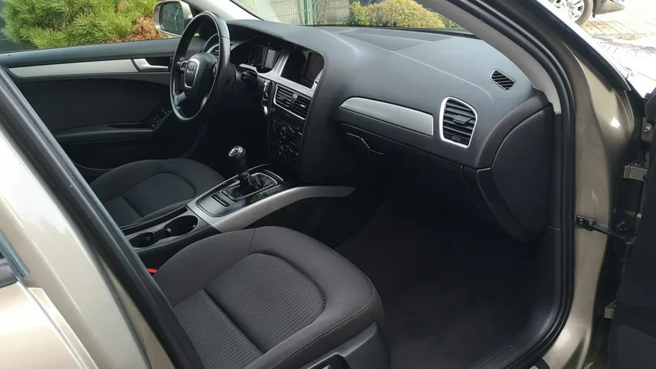 AUDI A4 -