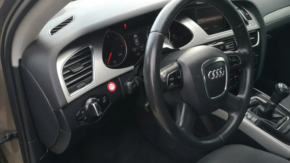 AUDI A4 -