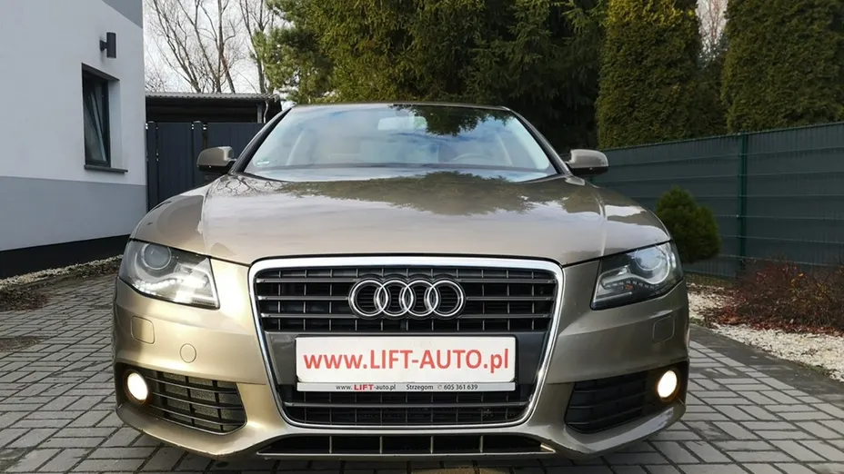 AUDI A4 -