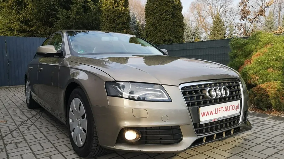 AUDI A4 -