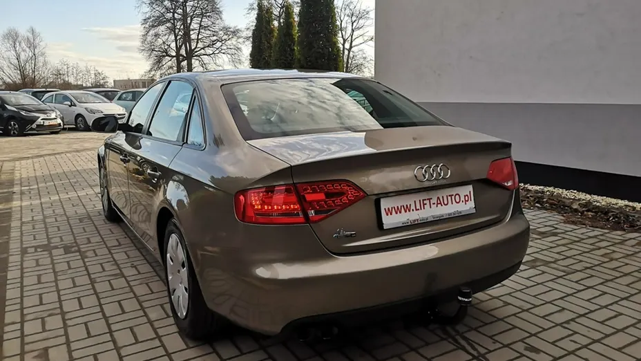 AUDI A4 -