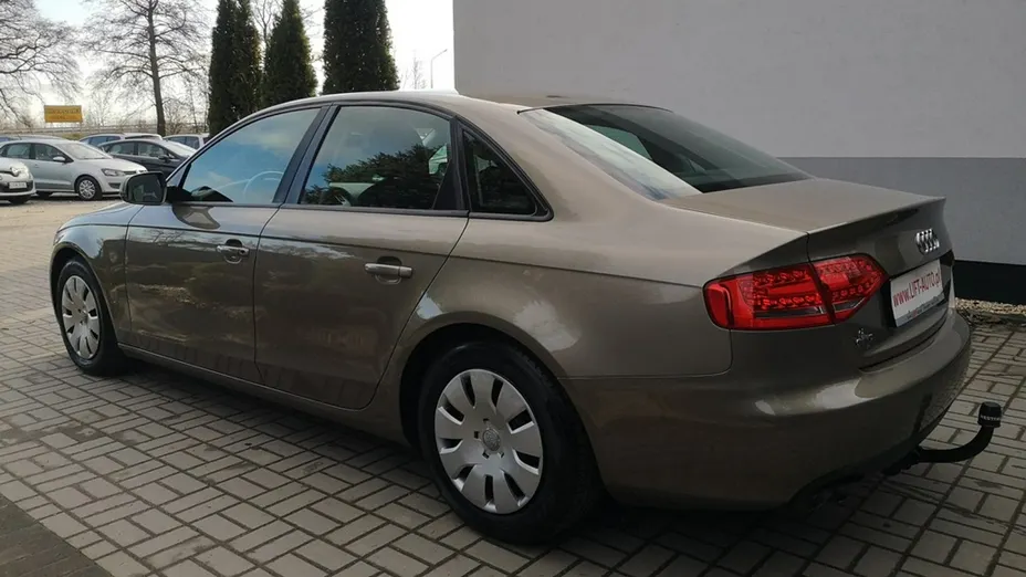 AUDI A4 -