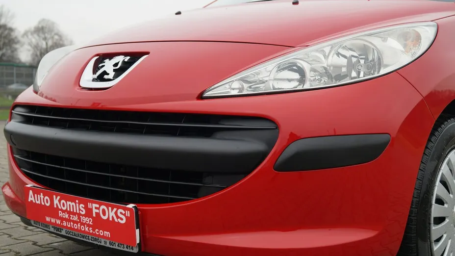 PEUGEOT 207 -