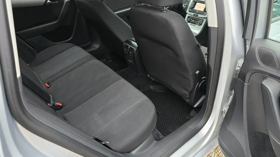 VOLKSWAGEN Passat -