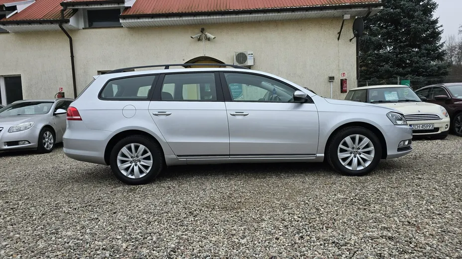 VOLKSWAGEN Passat -
