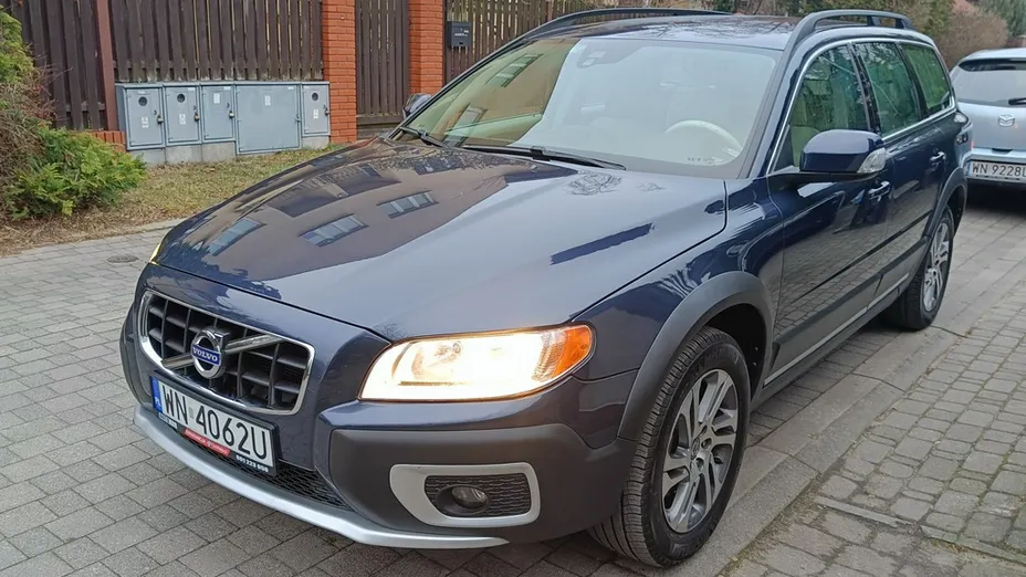 VOLVO XC70 -