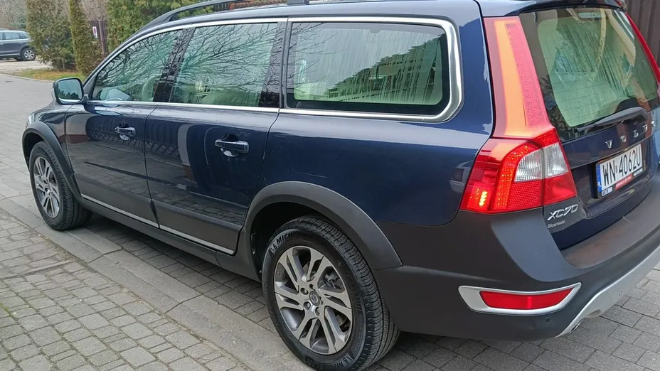 VOLVO XC70 -