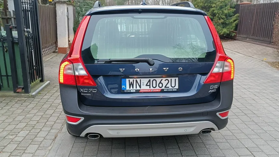 VOLVO XC70 -
