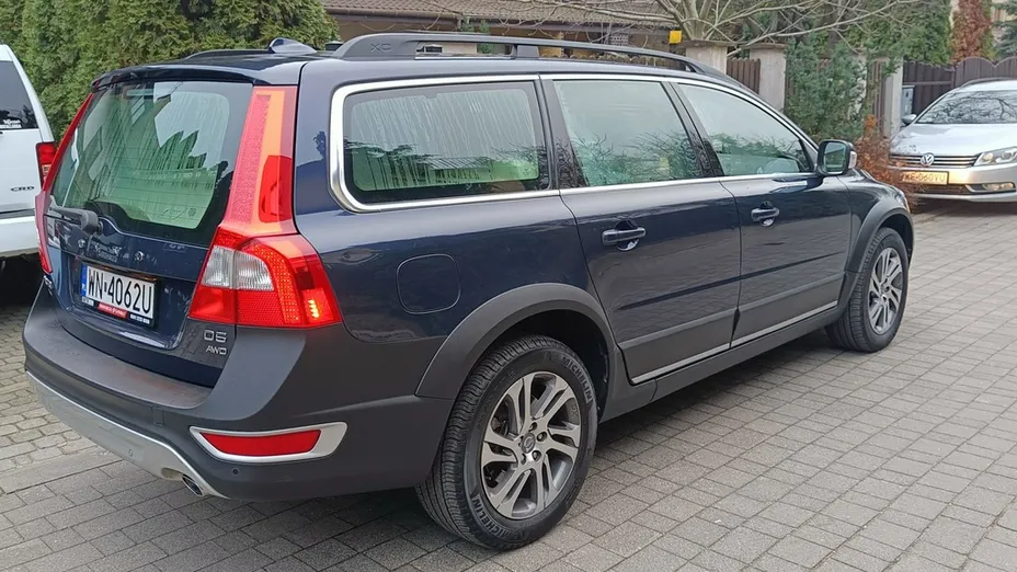 VOLVO XC70 -