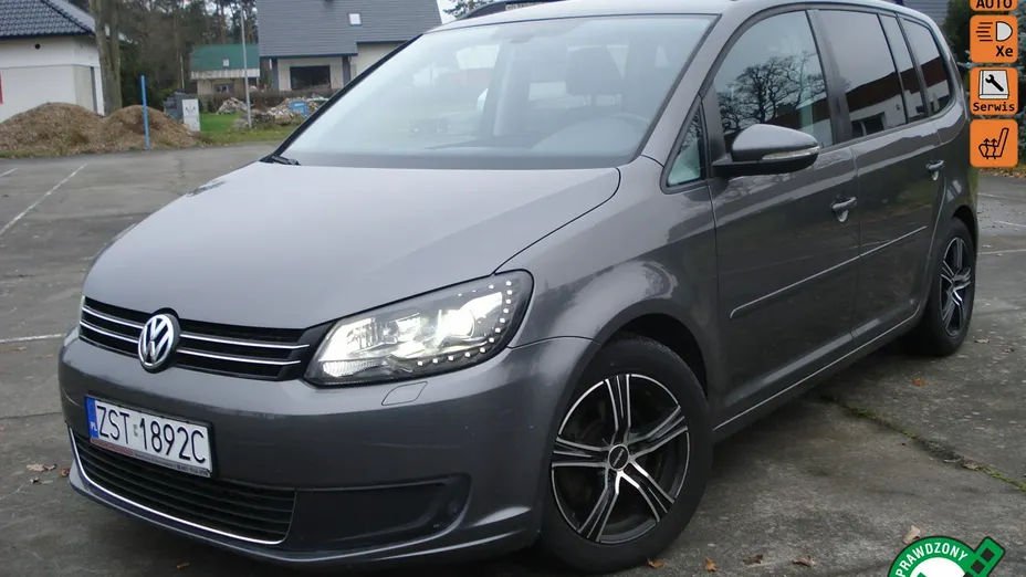 VOLKSWAGEN Touran -