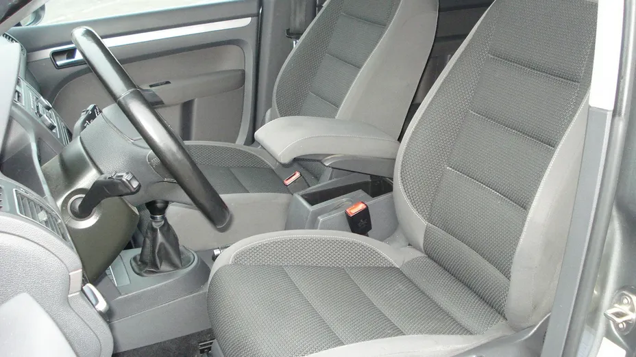 VOLKSWAGEN Touran -