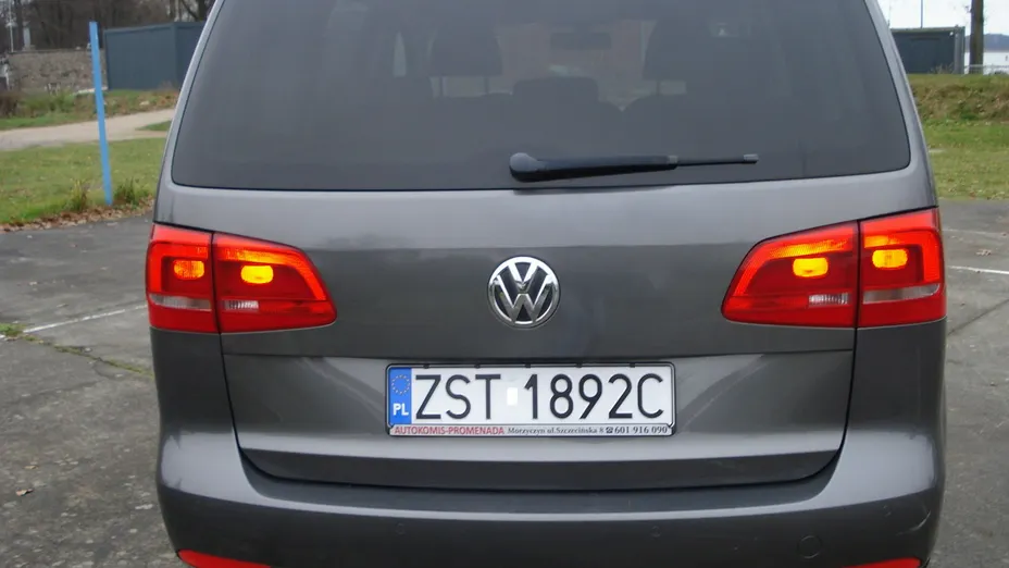 VOLKSWAGEN Touran -