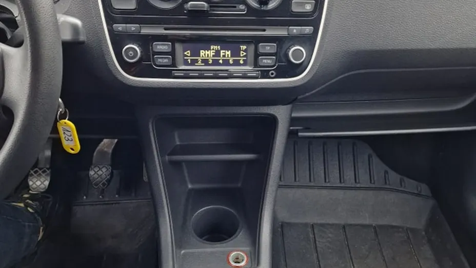 VOLKSWAGEN up! -