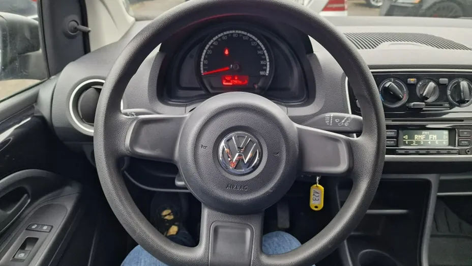VOLKSWAGEN up! -