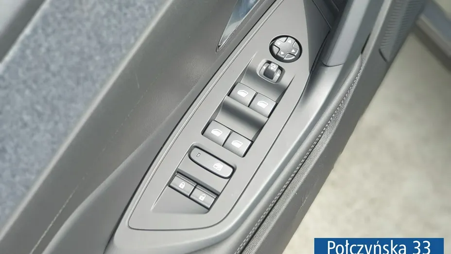 PEUGEOT 408 -