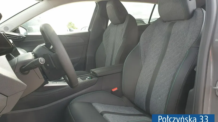 PEUGEOT 408 -