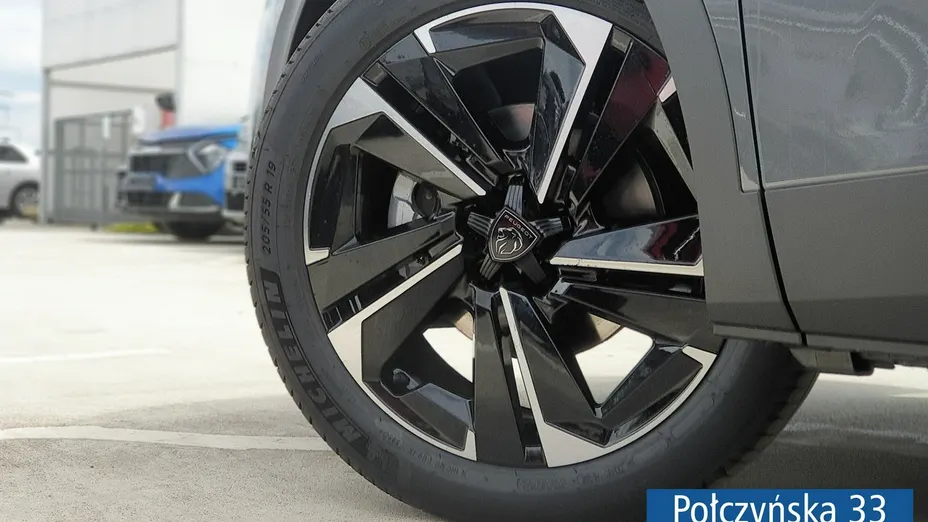 PEUGEOT 408 -