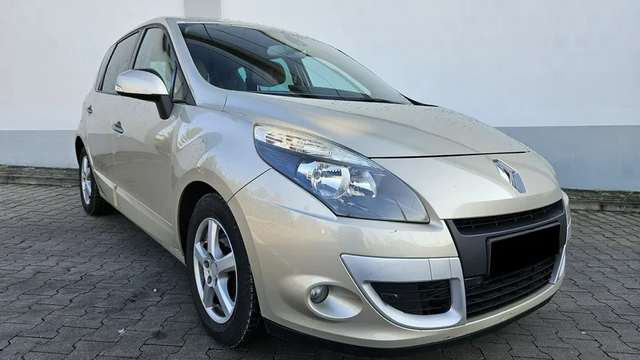 RENAULT Scenic -