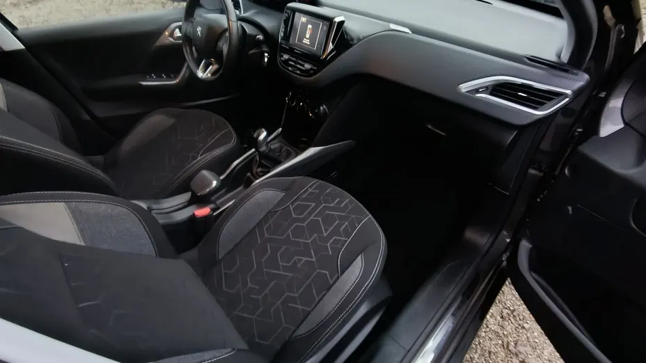 PEUGEOT 2008 -
