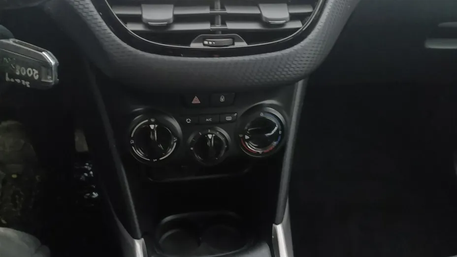 PEUGEOT 2008 -