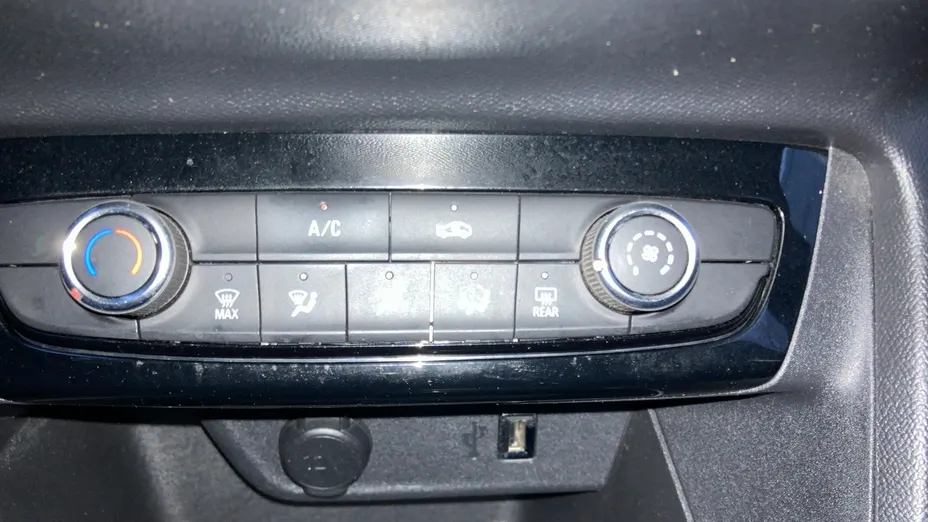 OPEL Corsa -