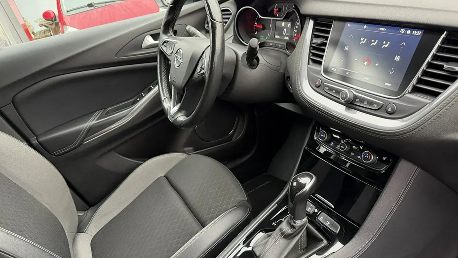 OPEL Grandland X -