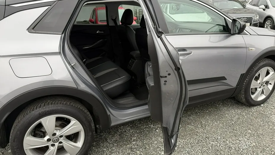 OPEL Grandland X -