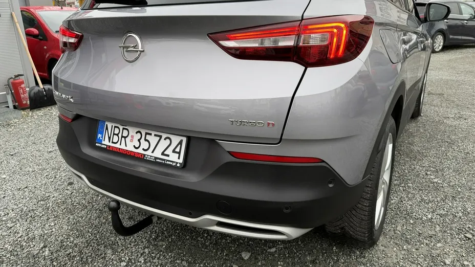 OPEL Grandland X -