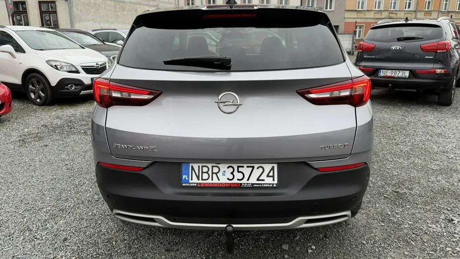 OPEL Grandland X -