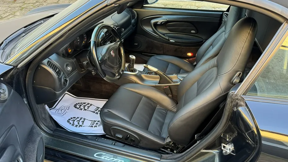 PORSCHE 911 -