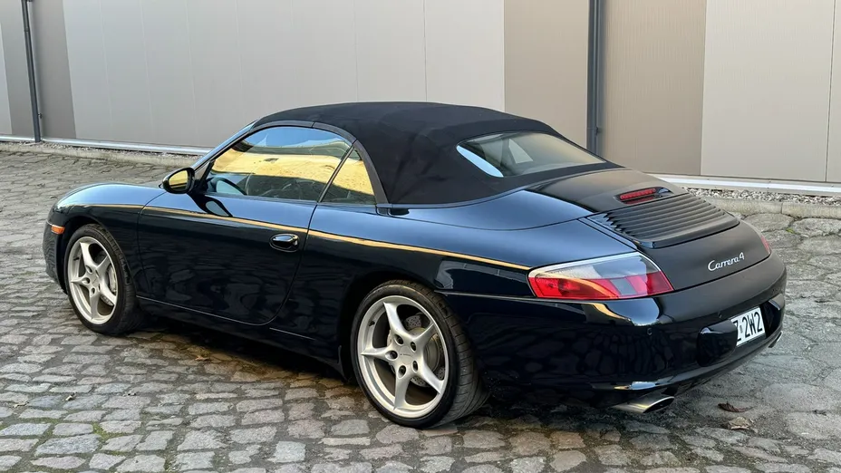 PORSCHE 911 -