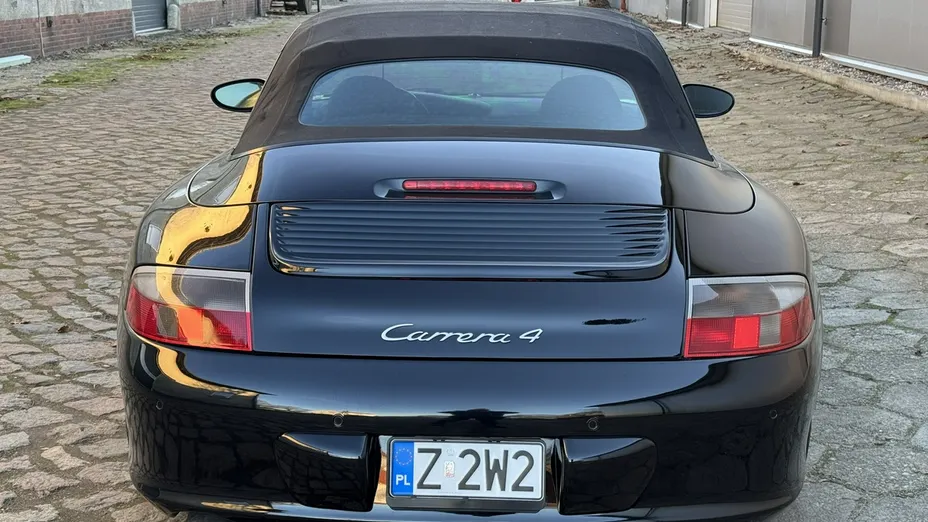 PORSCHE 911 -