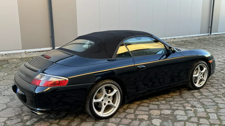 PORSCHE 911 -