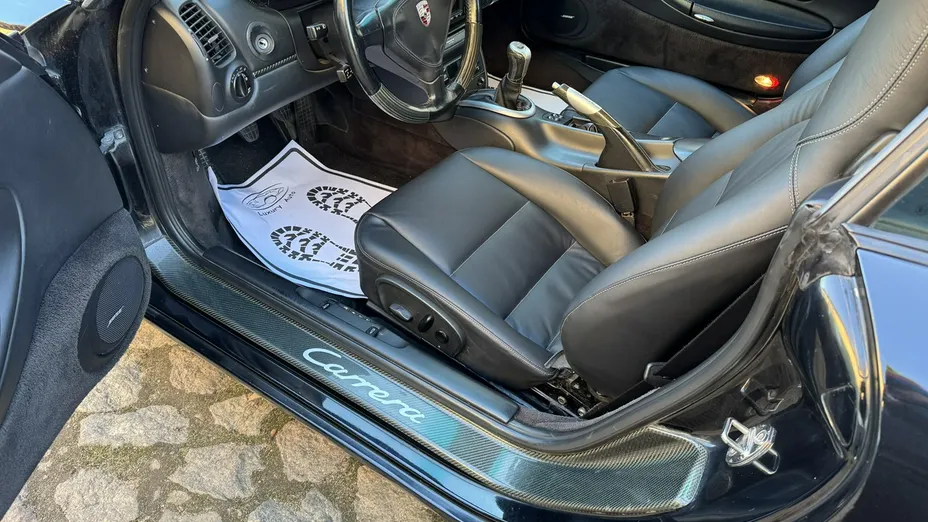 PORSCHE 911 -