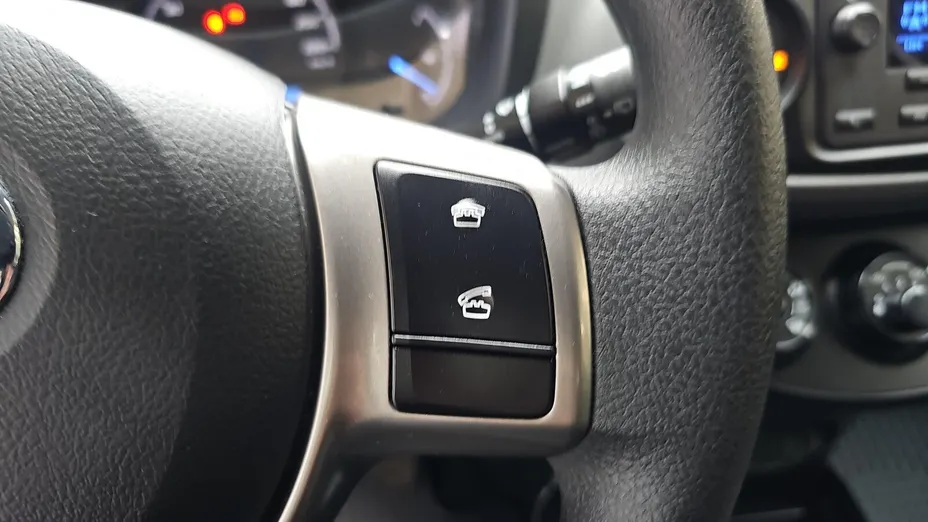 TOYOTA Yaris Yaris 1.5 Active