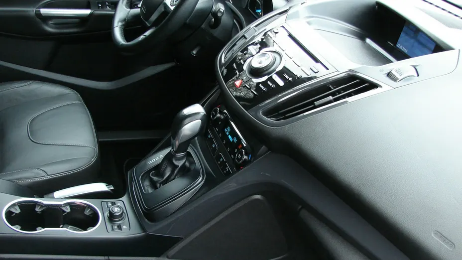 FORD Kuga -