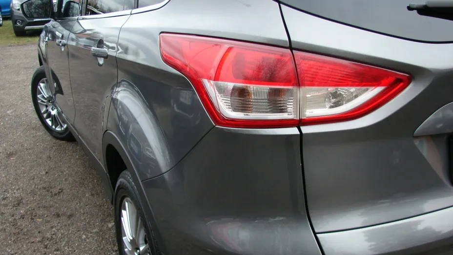 FORD Kuga -