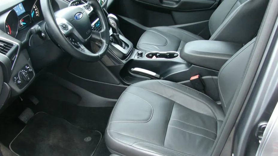 FORD Kuga -