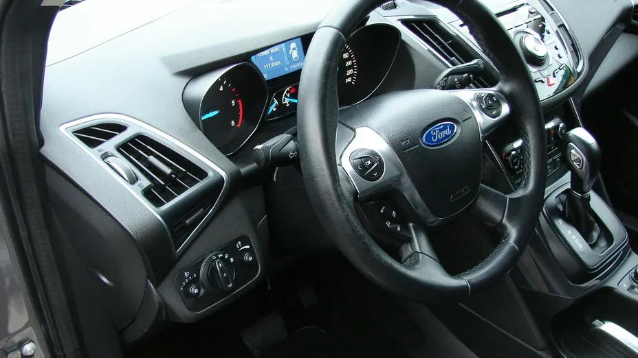 FORD Kuga -