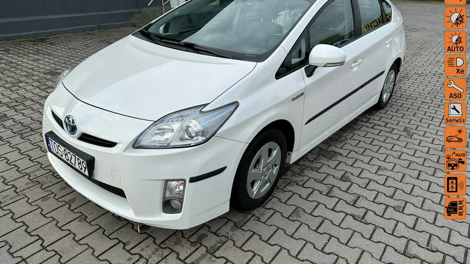 TOYOTA Prius -